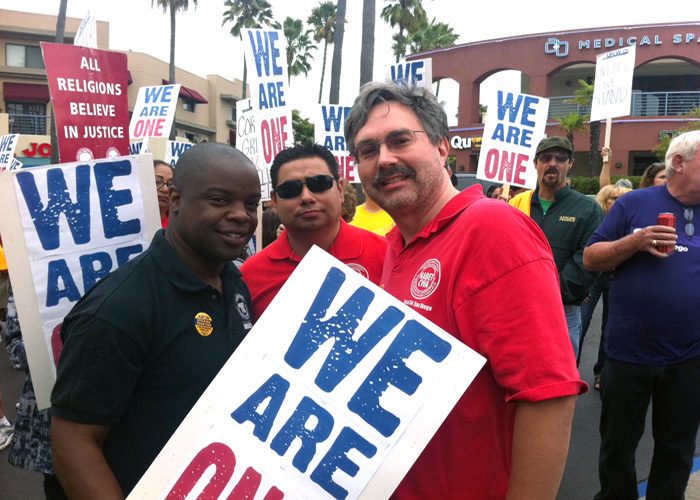Local 54 members standing in solidarity with UFCW grocery workers in 2011.